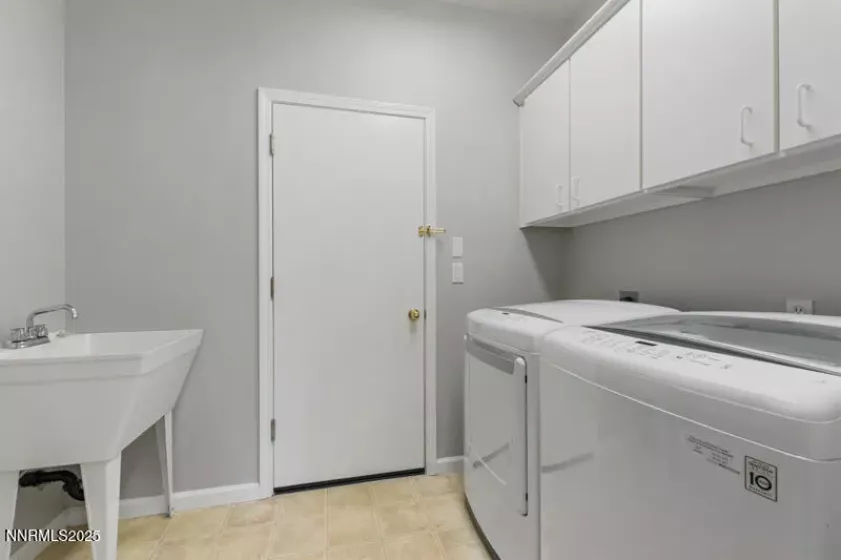 Reno, Nevada 89509, 3 Bedrooms Bedrooms, ,3 BathroomsBathrooms,Residential,Residential,250053346