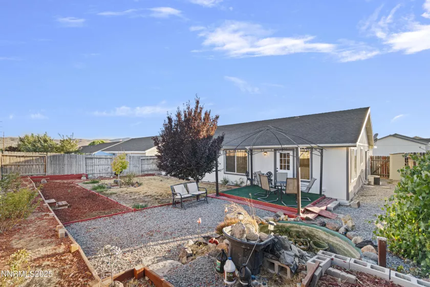 571 Spur, Fernley, Nevada 89408, 3 Bedrooms Bedrooms, ,2 BathroomsBathrooms,Residential,Residential,Spur,250053348
