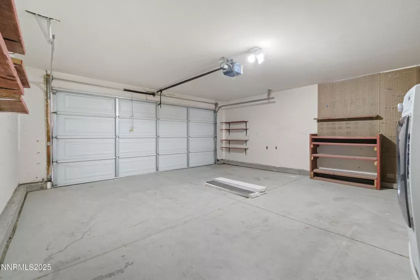 571 Spur, Fernley, Nevada 89408, 3 Bedrooms Bedrooms, ,2 BathroomsBathrooms,Residential,Residential,Spur,250053348