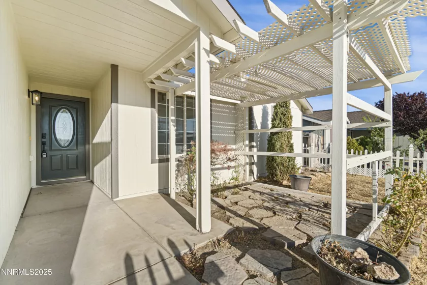571 Spur, Fernley, Nevada 89408, 3 Bedrooms Bedrooms, ,2 BathroomsBathrooms,Residential,Residential,Spur,250053348