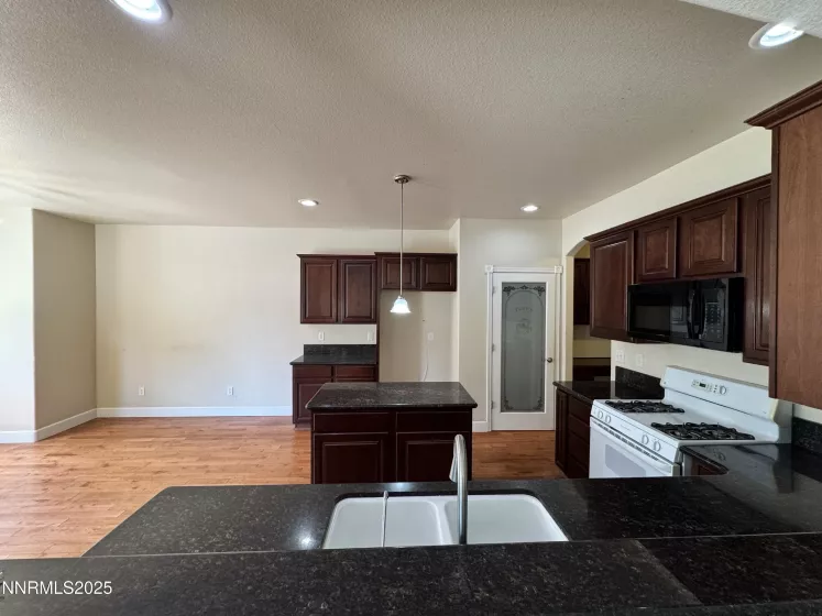 103 Desert Lakes, Fernley, Nevada 89408, 3 Bedrooms Bedrooms, ,2 BathroomsBathrooms,Residential,Residential,Desert Lakes,250053349