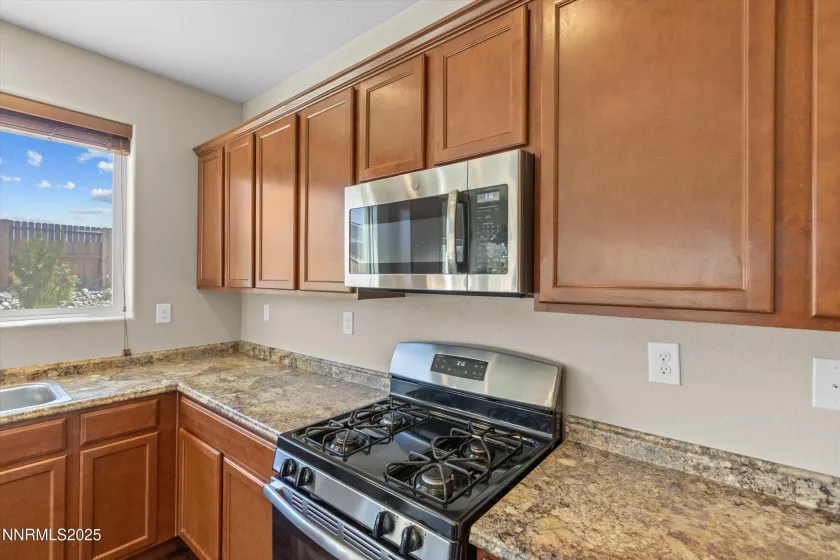 181 Walnut, Fernley, Nevada 89408, 3 Bedrooms Bedrooms, ,2 BathroomsBathrooms,Residential,Residential,Walnut,250053351