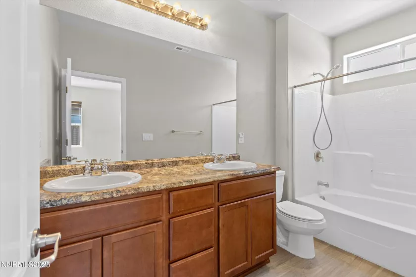 181 Walnut, Fernley, Nevada 89408, 3 Bedrooms Bedrooms, ,2 BathroomsBathrooms,Residential,Residential,Walnut,250053351