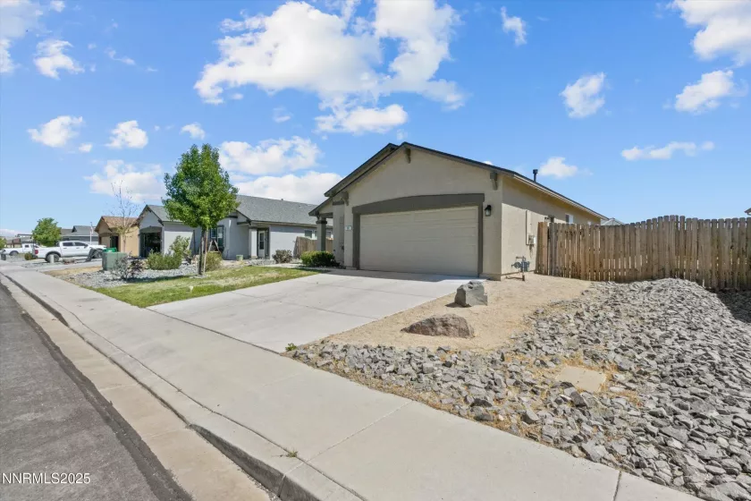 181 Walnut, Fernley, Nevada 89408, 3 Bedrooms Bedrooms, ,2 BathroomsBathrooms,Residential,Residential,Walnut,250053351