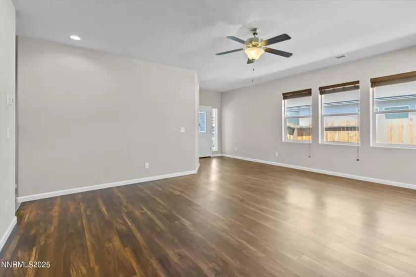 181 Walnut, Fernley, Nevada 89408, 3 Bedrooms Bedrooms, ,2 BathroomsBathrooms,Residential,Residential,Walnut,250053351
