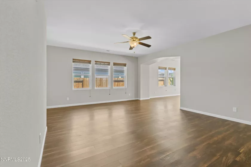 181 Walnut, Fernley, Nevada 89408, 3 Bedrooms Bedrooms, ,2 BathroomsBathrooms,Residential,Residential,Walnut,250053351