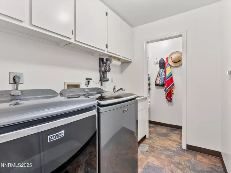 622 Freel, Zephyr Cove, Nevada 89448, 4 Bedrooms Bedrooms, ,3 BathroomsBathrooms,Residential,Residential,Freel,250053357