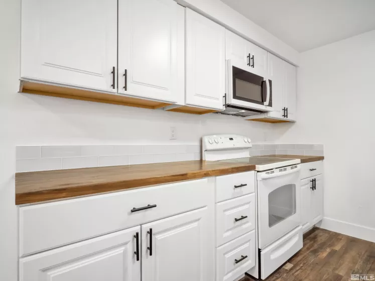 3316 Woodside, Carson City, Nevada 89701, 2 Bedrooms Bedrooms, ,1 BathroomBathrooms,Residential,Residential,Woodside,250001468