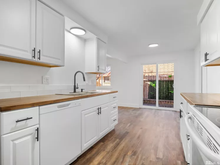 3316 Woodside, Carson City, Nevada 89701, 2 Bedrooms Bedrooms, ,1 BathroomBathrooms,Residential,Residential,Woodside,250001468