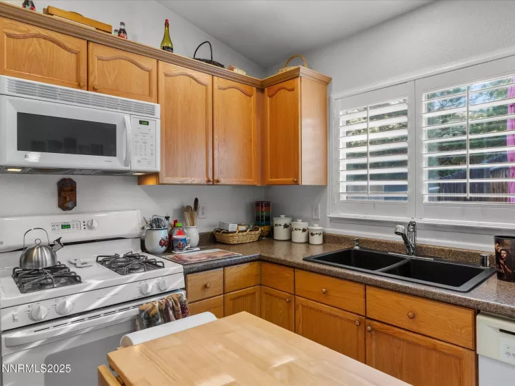 9493 Long River, Reno, Nevada 89506, 3 Bedrooms Bedrooms, ,2 BathroomsBathrooms,Residential,Residential,Long River,250053378