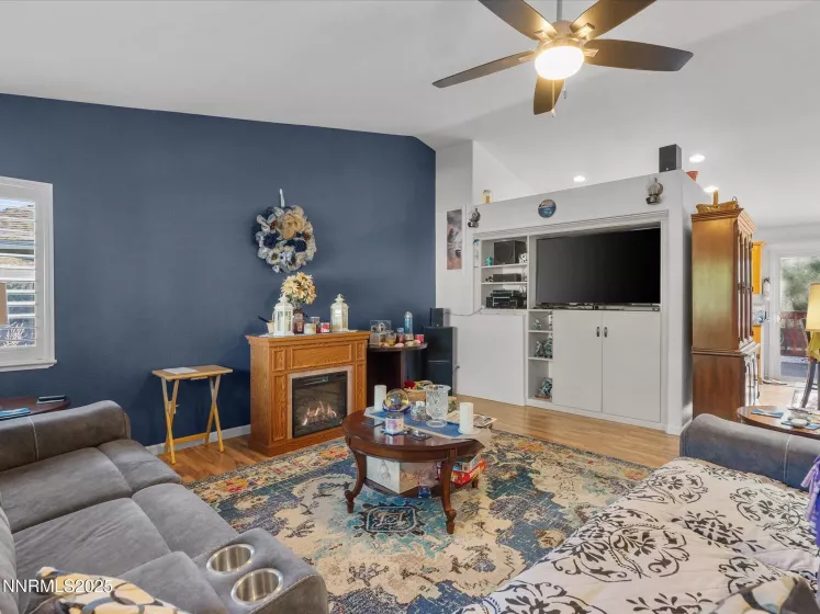 9493 Long River, Reno, Nevada 89506, 3 Bedrooms Bedrooms, ,2 BathroomsBathrooms,Residential,Residential,Long River,250053378