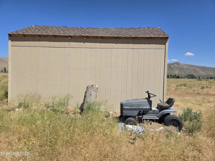 Storage shed with loft