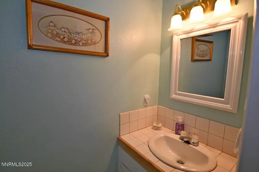 1363 Waterloo, Gardnerville, Nevada 89410, 3 Bedrooms Bedrooms, ,2 BathroomsBathrooms,Residential,Residential,Waterloo,250053385