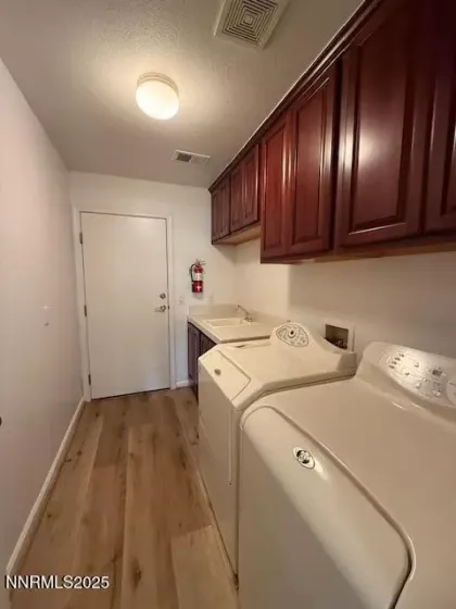 9900 Wilbur May, Reno, Nevada 89521, 3 Bedrooms Bedrooms, ,2 BathroomsBathrooms,Residential,Residential,Wilbur May,250053388