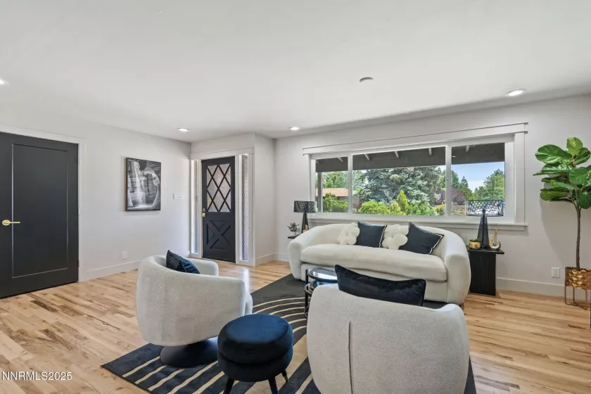 395 Chevy Chase, Reno, Nevada 89509, 3 Bedrooms Bedrooms, ,2 BathroomsBathrooms,Residential,Residential,Chevy Chase,250001092