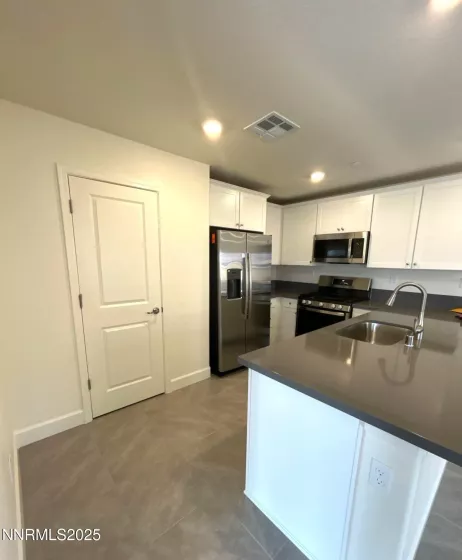 963 Cascade Range, Sparks, Nevada 89436, 4 Bedrooms Bedrooms, ,2 BathroomsBathrooms,Residential Lease,Manufactured,Cascade Range,250053400