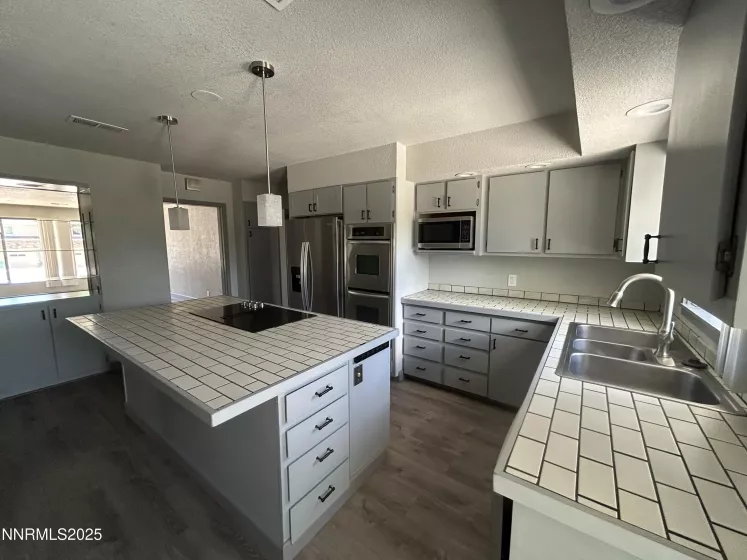 2767 Lakeside, Reno, Nevada 89509, 3 Bedrooms Bedrooms, ,3 BathroomsBathrooms,Residential,Residential,Lakeside,250053401