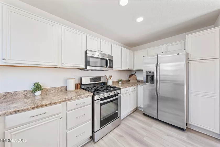 17705 Oakview, Reno, Nevada 89508, 3 Bedrooms Bedrooms, ,3 BathroomsBathrooms,Residential,Residential,Oakview,250051456