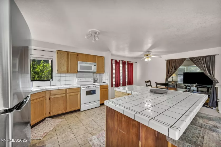 3267 Kitchen, Carson City, Nevada 89701, 3 Bedrooms Bedrooms, ,2 BathroomsBathrooms,Residential,Residential,Kitchen,250053408