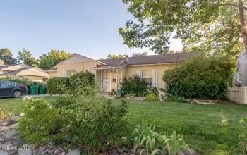 975 Primrose, Reno, Nevada 89509, 3 Bedrooms Bedrooms, ,1 BathroomBathrooms,Residential,Residential,Primrose,250053411