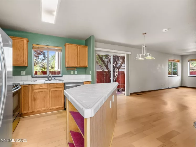 450 Len, Reno, Nevada 89511, 3 Bedrooms Bedrooms, ,3 BathroomsBathrooms,Residential,Residential,Len,250053413