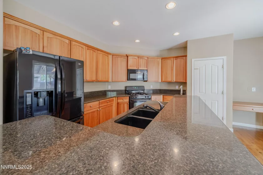 811 Pinchot Pass, Sparks, Nevada 89436, 4 Bedrooms Bedrooms, ,3 BathroomsBathrooms,Residential,Residential,Pinchot Pass,250053420