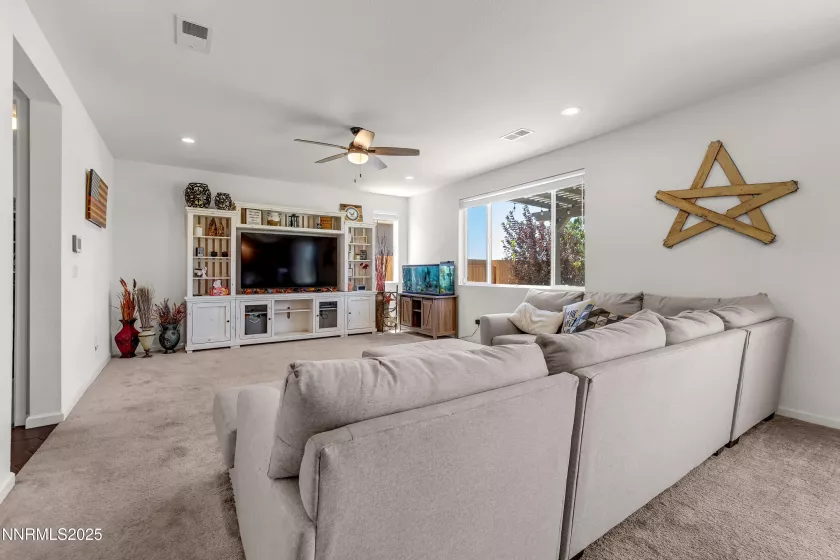 7819 Tarkio, Sparks, Nevada 89436, 5 Bedrooms Bedrooms, ,3 BathroomsBathrooms,Residential,Residential,Tarkio,250053424