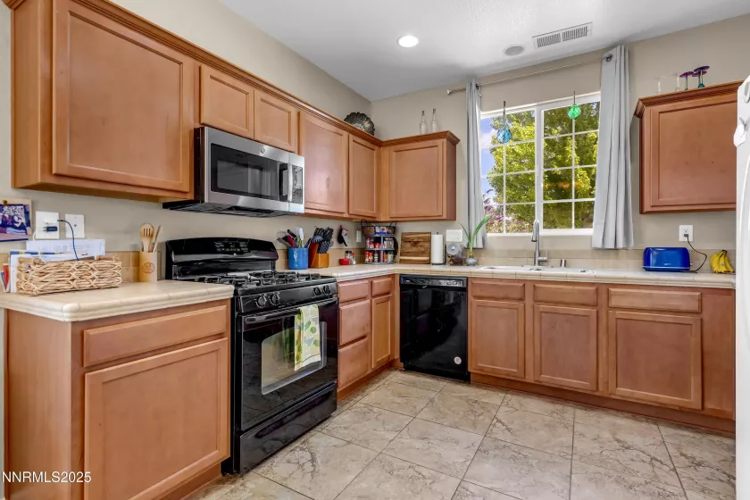 4147 Matter, Sparks, Nevada 89436, 3 Bedrooms Bedrooms, ,2 BathroomsBathrooms,Residential,Residential,Matter,250053428