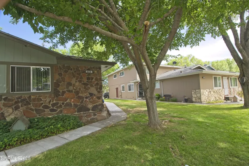 664 Oakwood, Sparks, Nevada 89431, 2 Bedrooms Bedrooms, ,1 BathroomBathrooms,Residential Lease,Manufactured,Oakwood,250053429
