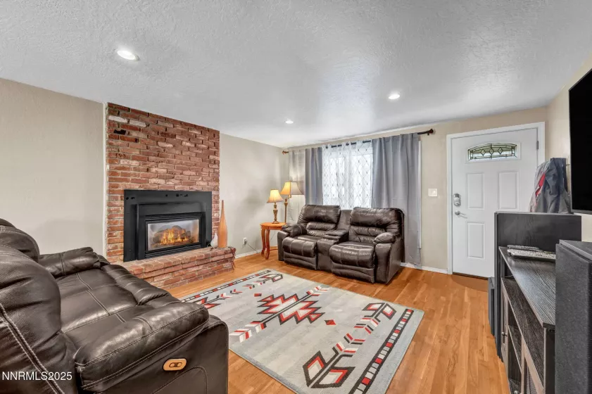 2100 6th, Reno, Nevada 89503, 3 Bedrooms Bedrooms, ,1 BathroomBathrooms,Residential,Residential,6th,250053431