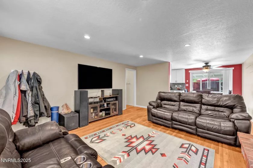 2100 6th, Reno, Nevada 89503, 3 Bedrooms Bedrooms, ,1 BathroomBathrooms,Residential,Residential,6th,250053431