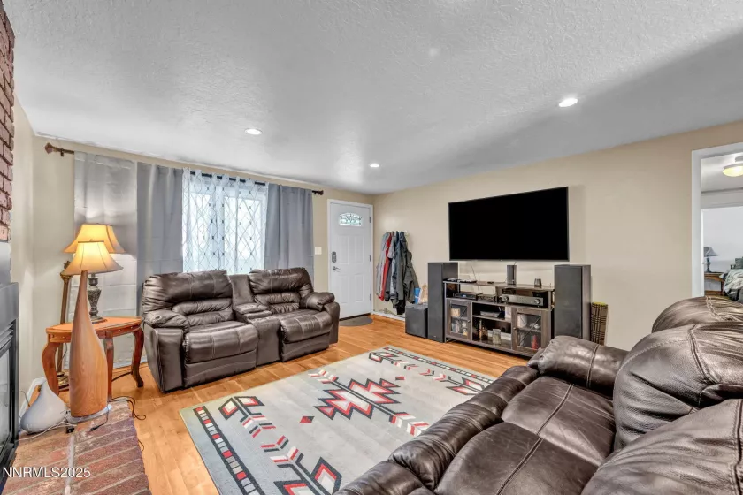 2100 6th, Reno, Nevada 89503, 3 Bedrooms Bedrooms, ,1 BathroomBathrooms,Residential,Residential,6th,250053431