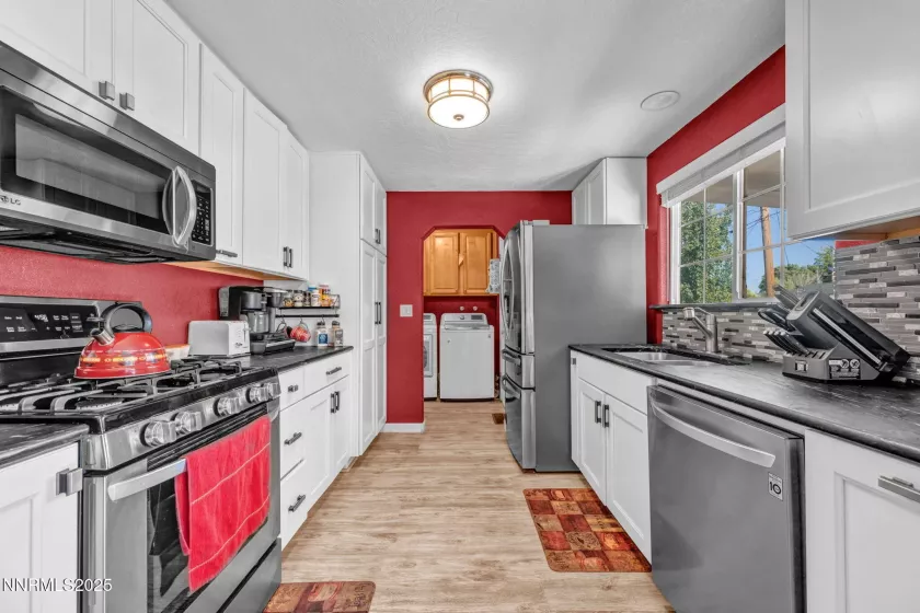 2100 6th, Reno, Nevada 89503, 3 Bedrooms Bedrooms, ,1 BathroomBathrooms,Residential,Residential,6th,250053431