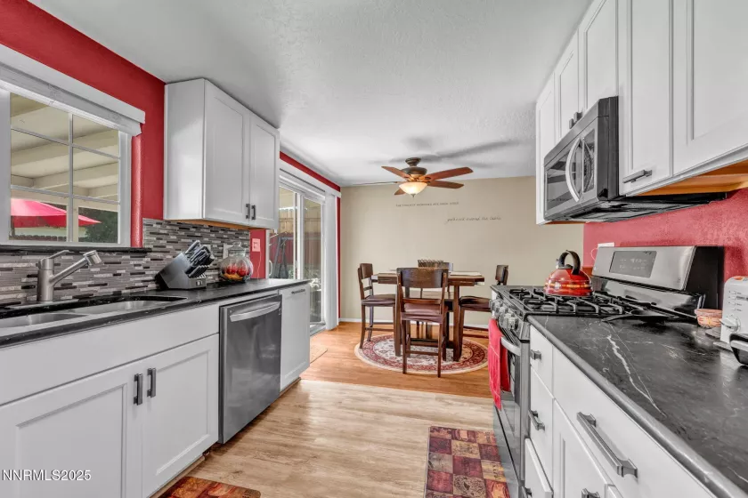 2100 6th, Reno, Nevada 89503, 3 Bedrooms Bedrooms, ,1 BathroomBathrooms,Residential,Residential,6th,250053431