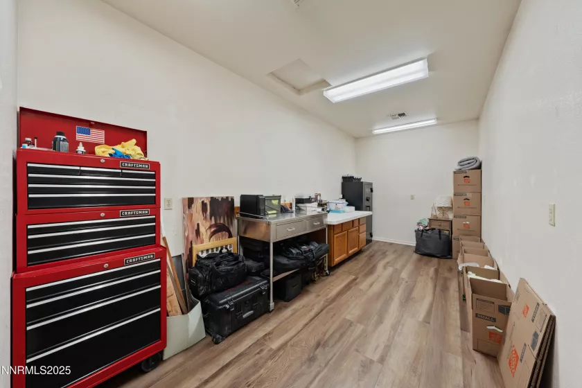 BUTLERS PANTRY / STORAGE