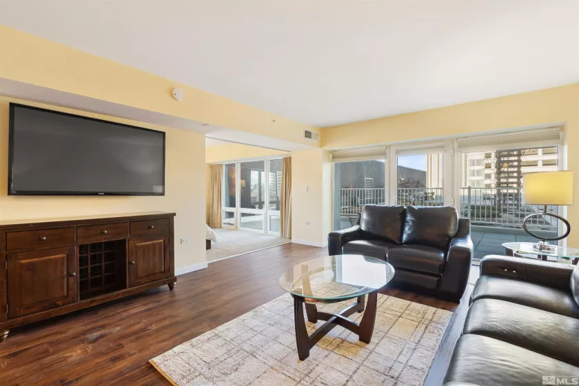 255 Sierra, Reno, Nevada 89501, 1 Bedroom Bedrooms, ,1 BathroomBathrooms,Residential,Residential,Sierra,250000719