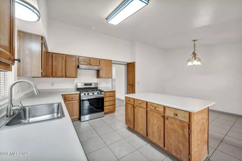 2660 Pinebrook, Carson City, Nevada 89701, 3 Bedrooms Bedrooms, ,2 BathroomsBathrooms,Residential,Residential,Pinebrook,250053447