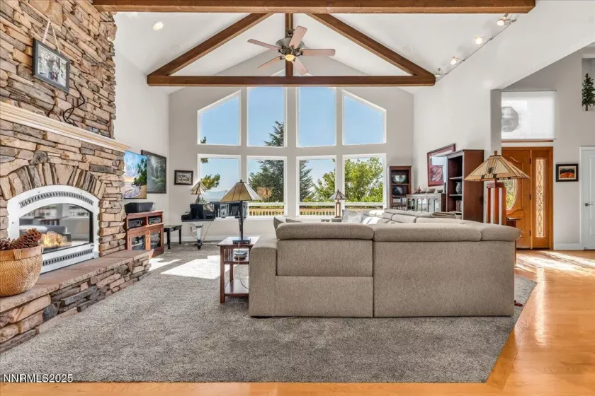 1272 Kingsbury Grade, Gardnerville, Nevada 89460, 3 Bedrooms Bedrooms, ,3 BathroomsBathrooms,Residential,Residential,Kingsbury Grade,250053455