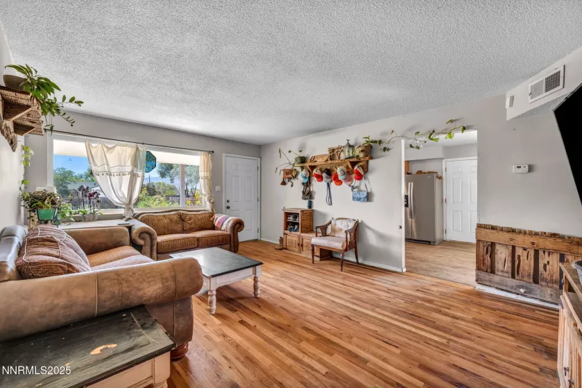 11595 Deodar, Reno, Nevada 89506, 3 Bedrooms Bedrooms, ,2 BathroomsBathrooms,Residential,Residential,Deodar,250053459