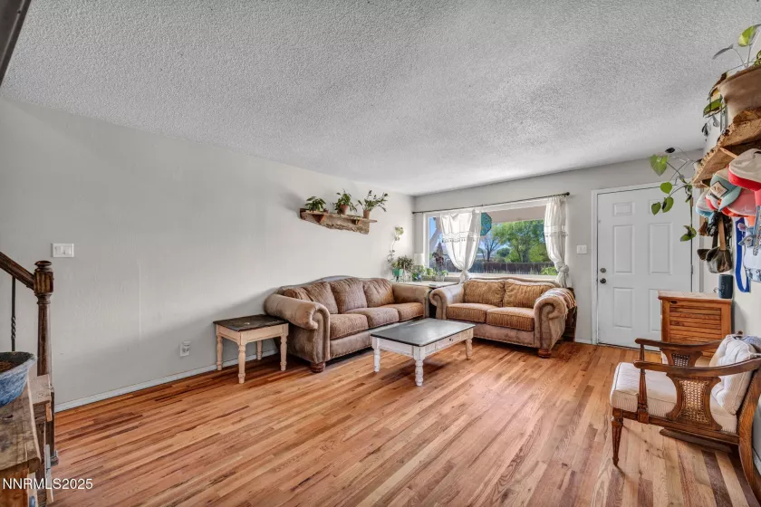 11595 Deodar, Reno, Nevada 89506, 3 Bedrooms Bedrooms, ,2 BathroomsBathrooms,Residential,Residential,Deodar,250053459