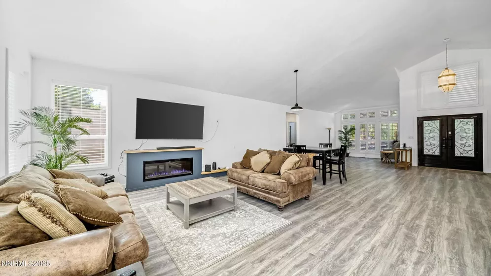 2699 Rodney, Reno, Nevada 89509, 3 Bedrooms Bedrooms, ,4 BathroomsBathrooms,Residential,Residential,Rodney,250053498