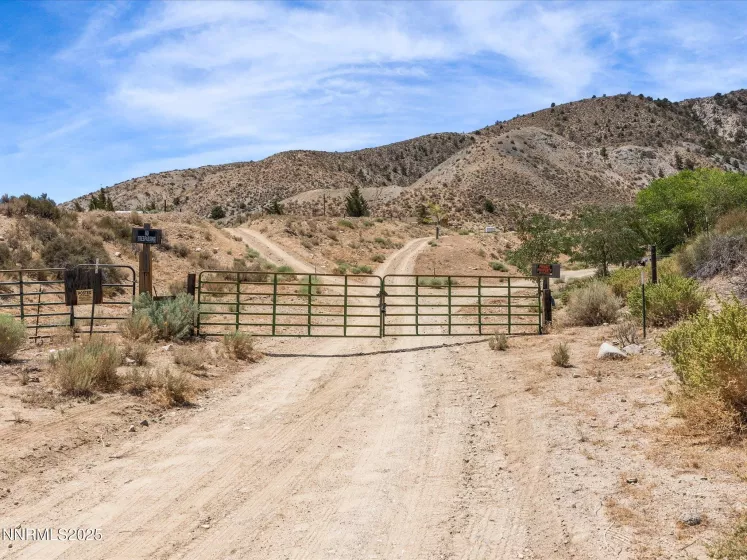 1 Cory Canyon, Hawthorne, Nevada 89415, 3 Bedrooms Bedrooms, ,2 BathroomsBathrooms,Residential,Residential,Cory Canyon,250053504
