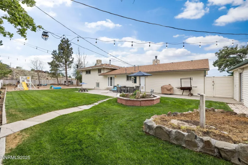 305 Sparrow, Washoe Valley, Nevada 89704, 3 Bedrooms Bedrooms, ,3 BathroomsBathrooms,Residential,Residential,Sparrow,250053464
