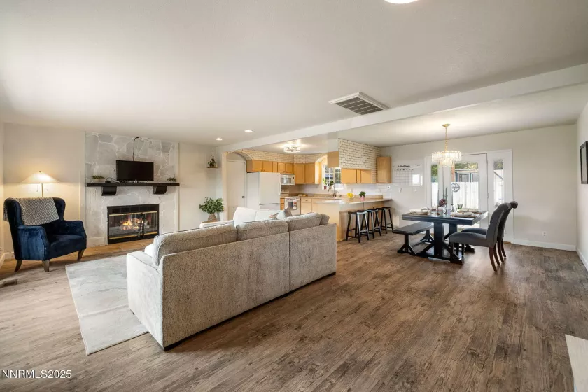 305 Sparrow, Washoe Valley, Nevada 89704, 3 Bedrooms Bedrooms, ,3 BathroomsBathrooms,Residential,Residential,Sparrow,250053464