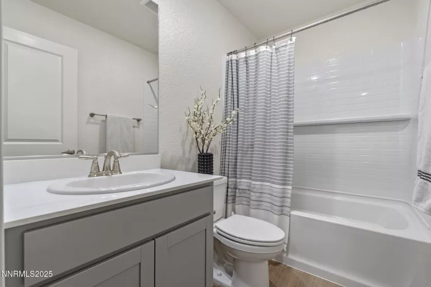 1917 Halite, Sparks, Nevada 89436, 3 Bedrooms Bedrooms, ,3 BathroomsBathrooms,Residential,Residential,Halite,250053490