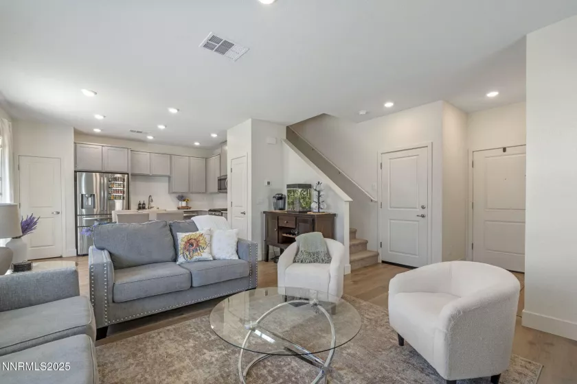 1917 Halite, Sparks, Nevada 89436, 3 Bedrooms Bedrooms, ,3 BathroomsBathrooms,Residential,Residential,Halite,250053490