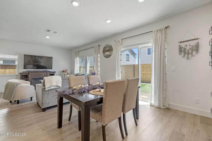 1917 Halite, Sparks, Nevada 89436, 3 Bedrooms Bedrooms, ,3 BathroomsBathrooms,Residential,Residential,Halite,250053490