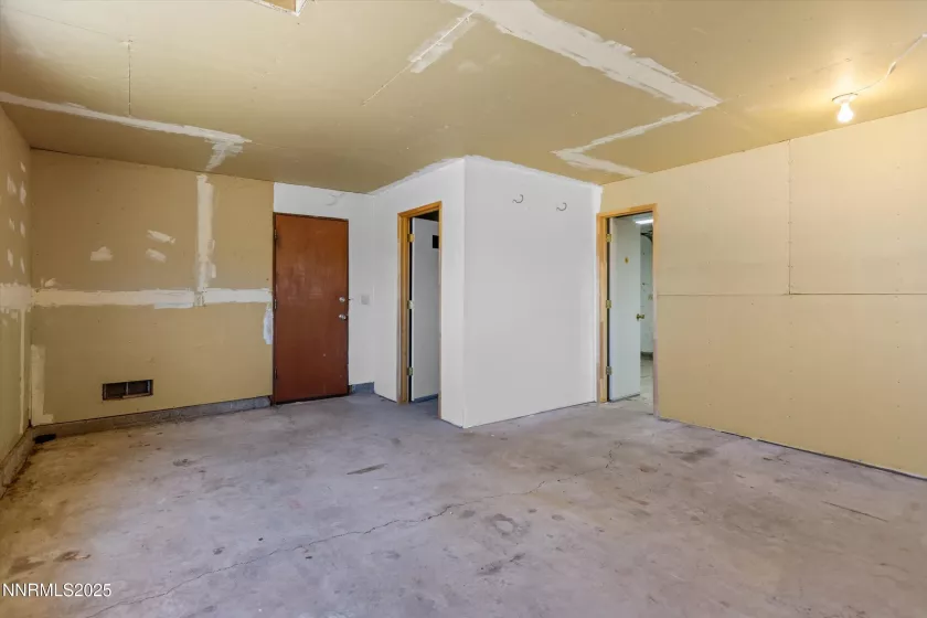 2181 Mel, Gardnerville, Nevada 89410, 3 Bedrooms Bedrooms, ,2 BathroomsBathrooms,Residential,Residential,Mel,250053503