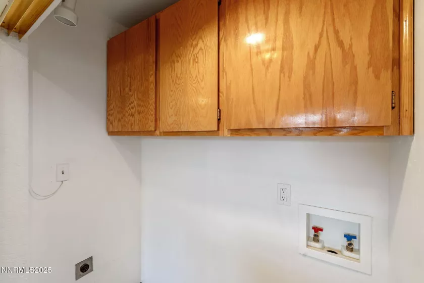 1837 Merchant, Sparks, Nevada 89431, 4 Bedrooms Bedrooms, ,3 BathroomsBathrooms,Residential,Residential,Merchant,250053513