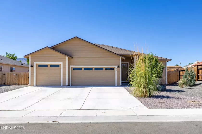 677 Teakwood, Dayton, Nevada 89403, 3 Bedrooms Bedrooms, ,2 BathroomsBathrooms,Residential,Residential,Teakwood,250053518